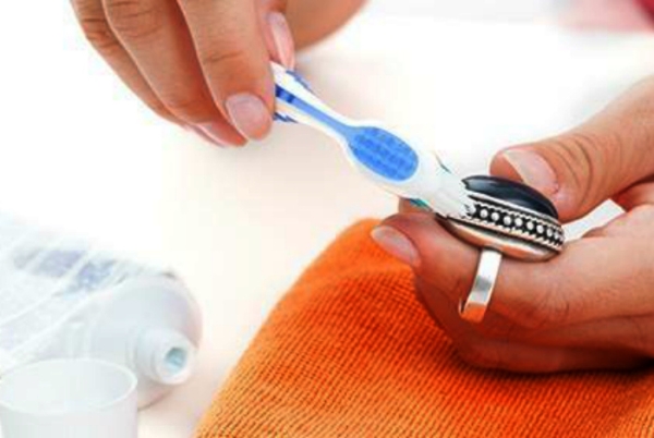 Волшебна зубная паста: какую посуду можно мыть и чистить средством для зубов