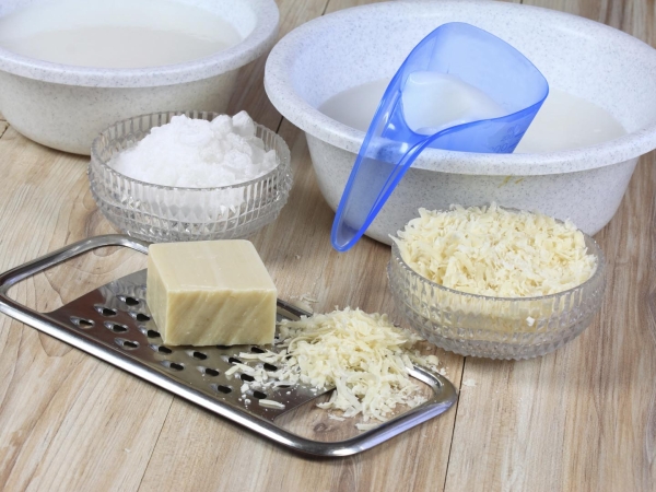 Легко, быстро и доступно: как сделать стиральный порошок из мыла и соды