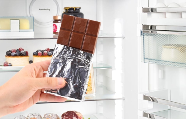 Ошибки хранения и употребления шоколада: почему его нельзя держать в холодильнике и жевать