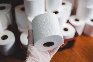 Почему стоит отказаться от туалетной бумаги, чем ее можно заменить