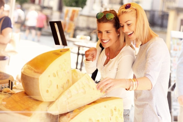 Способы, которые помогут понять, натуральный сыр или нет