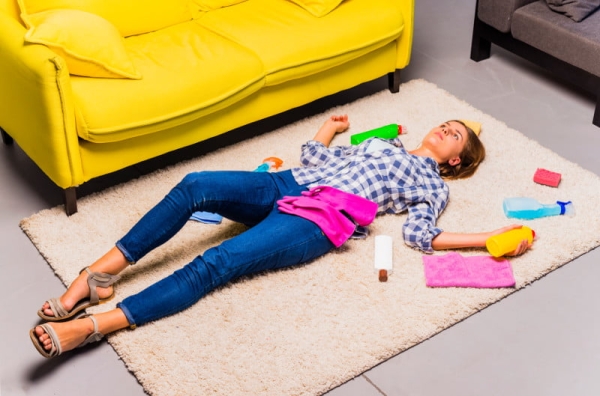 Самые эффективные способы борьбы с пятном на диване