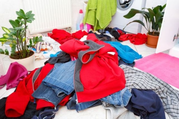 Подготовка к летнему сезону: как быстро разобрать шкаф с одеждой и выкинуть ненужное