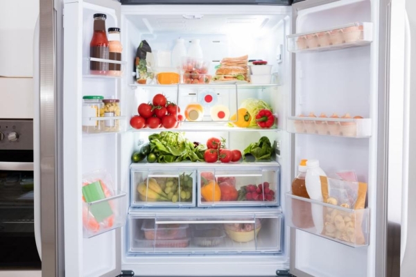 Как убрать неприятный запах из холодильника: что в него нужно положить, чтобы забыть о проблеме