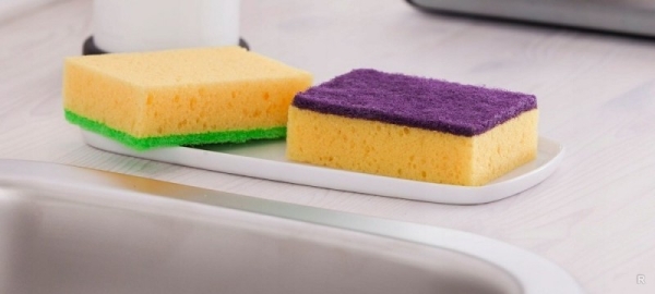 О чем говорят разные цвета кухонных губок и как правильно их использовать