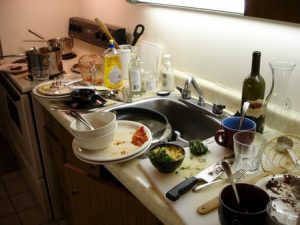 Заставят блестеть: средства, которые отмоют от жира даже самую грязную посуду