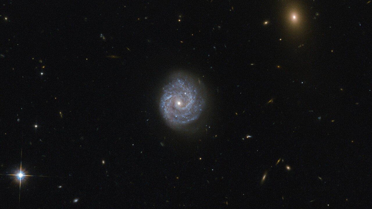 Спиральная галактика LEDA 1245565